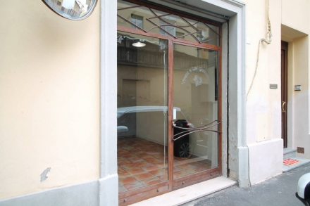 Locale di 60 mq con canna fumaria