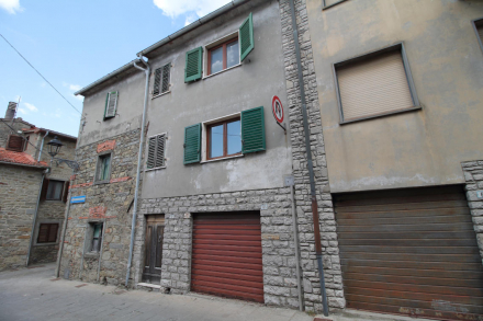 terratetto da ristrutturare con giardino