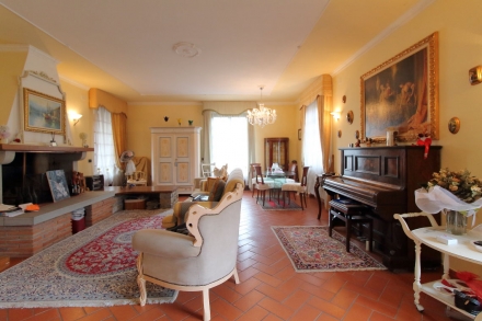 Villa in collina con vigneto a tre km da Capolona